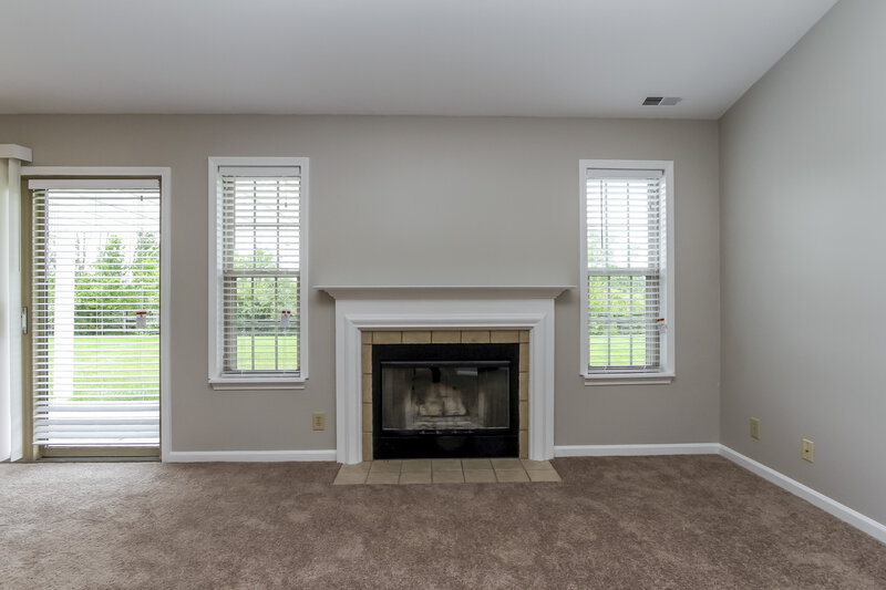 1,430/Mo, 7562 Bancaster Dr Indianapolis, IN 46268 Family Room View