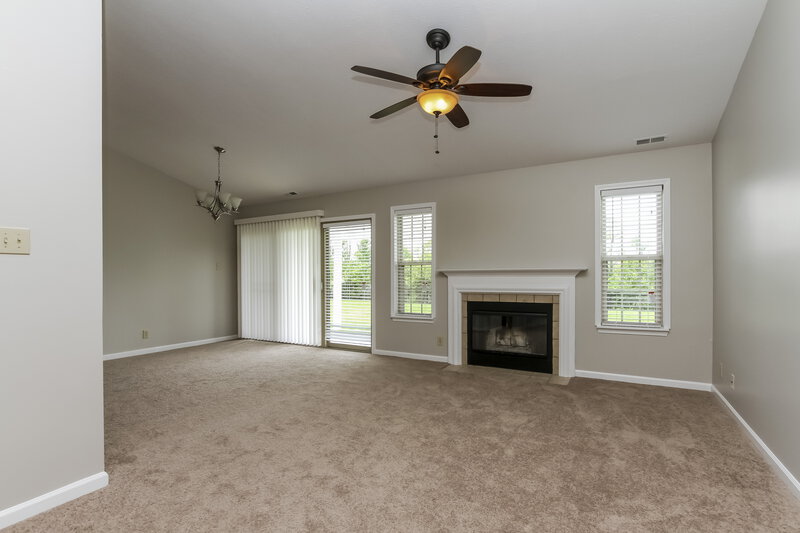 1,430/Mo, 7562 Bancaster Dr Indianapolis, IN 46268 Family Room View 2
