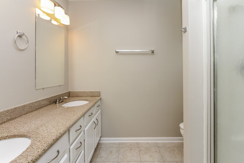 1,430/Mo, 7562 Bancaster Dr Indianapolis, IN 46268 Master Bathroom View