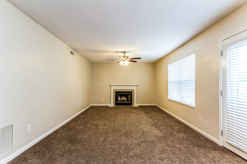 2,055/Mo, 6319 Kelsey Dr Indianapolis, IN 46268 Family Room View 2