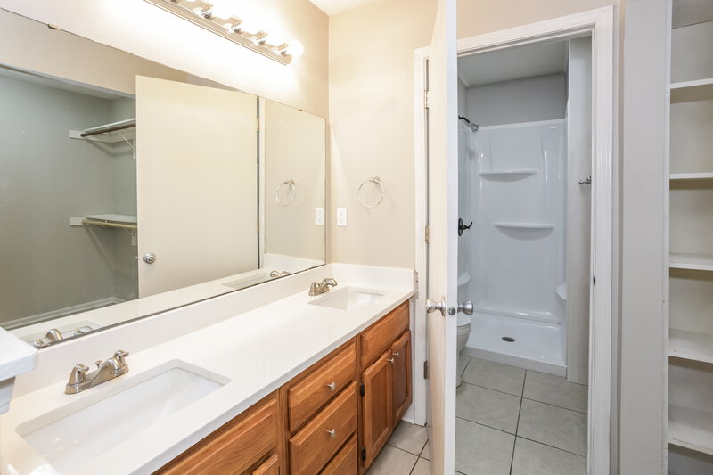 1,815/Mo, 3081 Sable Ridge Pl Greenwood, IN 46142 Main Bathroom View