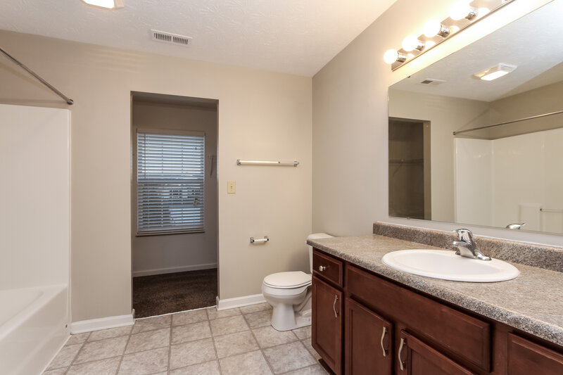 1,985/Mo, 11283 Lucky Dan Dr Noblesville, IN 46060 Bathroom View