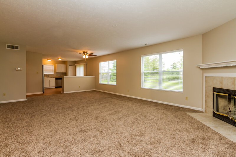 1,830/Mo, 8233 Twin River Dr Indianapolis, IN 46239 Living Area View