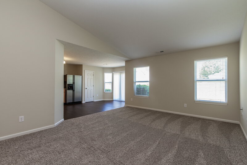 1,540/Mo, 12344 Deerview Dr Noblesville, IN 46060 Living Room View 2