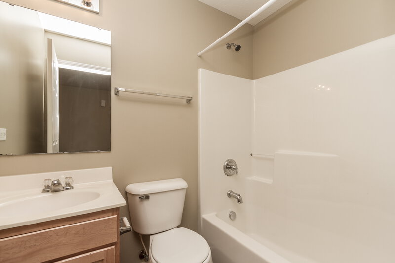 1,540/Mo, 12344 Deerview Dr Noblesville, IN 46060 Bathroom View