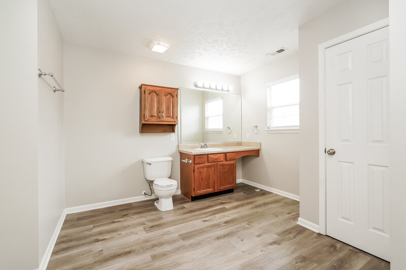 1,975/Mo, 1103 Central Park Blvd N Greenwood, IN 46143 Main Bathroom View
