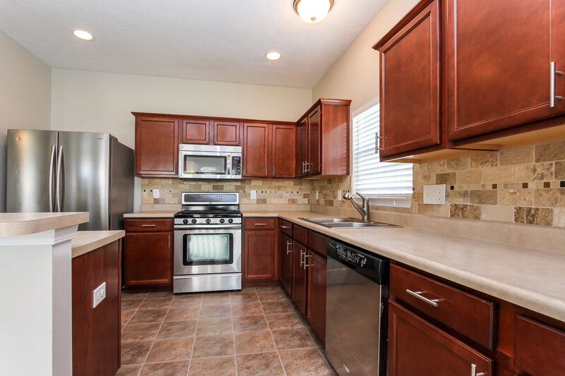 2,145/Mo, 13885 Catalina Dr Fishers, IN 46038 Kitchen View 2