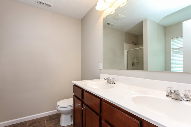 2,145/Mo, 13885 Catalina Dr Fishers, IN 46038 Master Bathroom View
