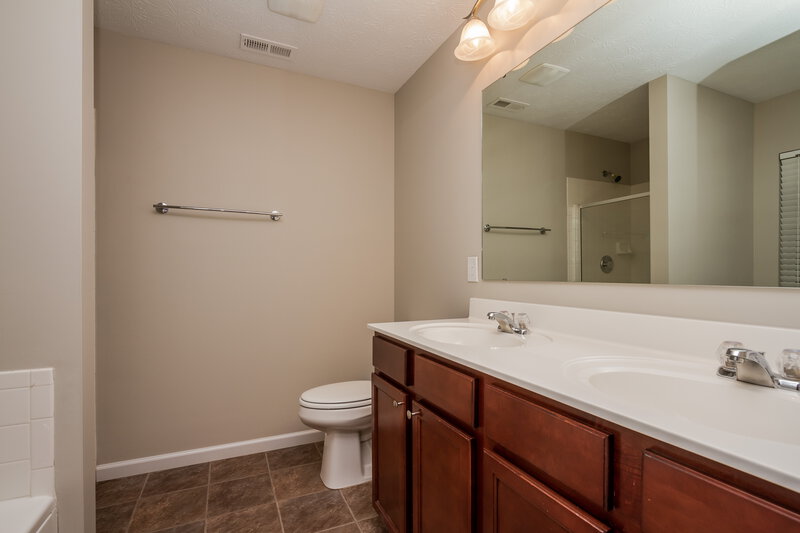 2,145/Mo, 13885 Catalina Dr Fishers, IN 46038 Bathroom View