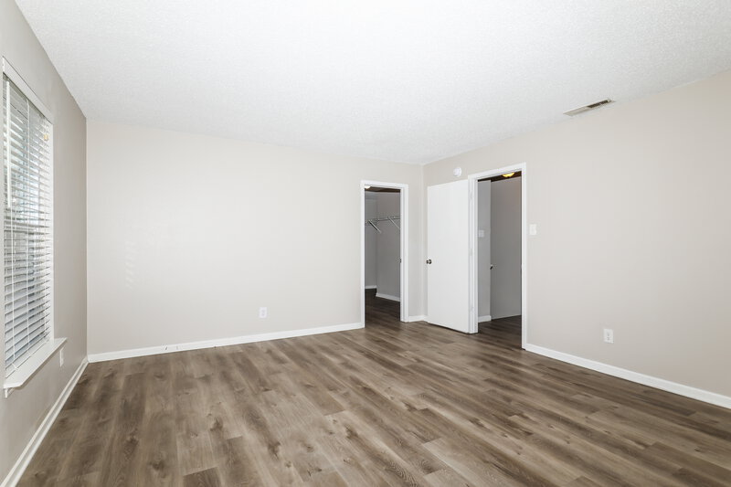 0/Mo, 924 Bentgrass Dr Greenwood, IN 46143 Main Bedroom View 2