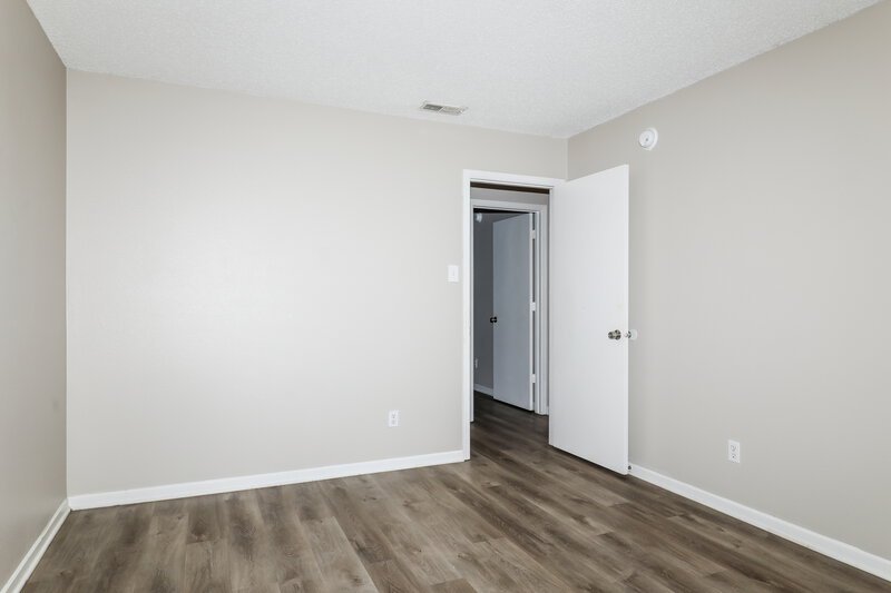 0/Mo, 924 Bentgrass Dr Greenwood, IN 46143 Bedroom View 3