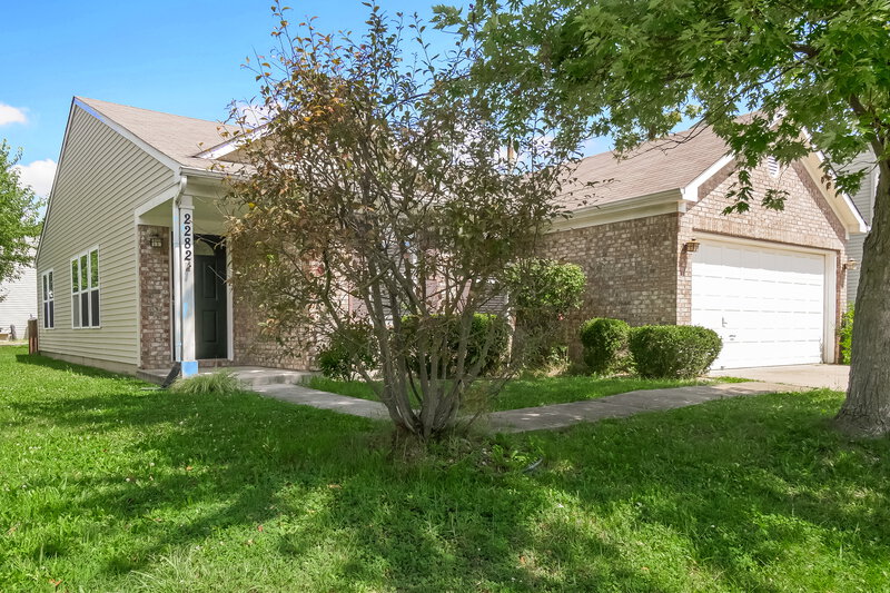 1,725/Mo, 2282 Shadowbrook Dr Plainfield, IN 46168 Front View