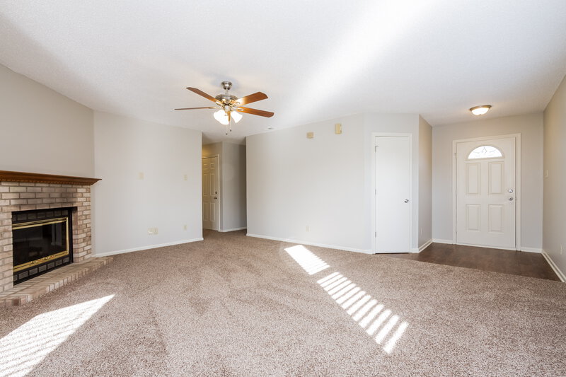 1,855/Mo, 2282 Shadowbrook Dr Plainfield, IN 46168 Living Room View