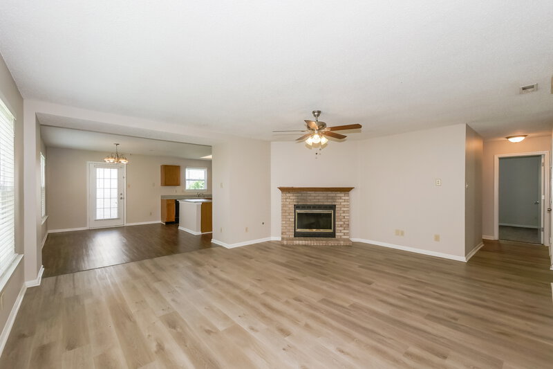 1,725/Mo, 2282 Shadowbrook Dr Plainfield, IN 46168 Living Room View