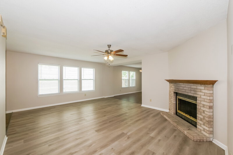 1,725/Mo, 2282 Shadowbrook Dr Plainfield, IN 46168 Living Room View 2