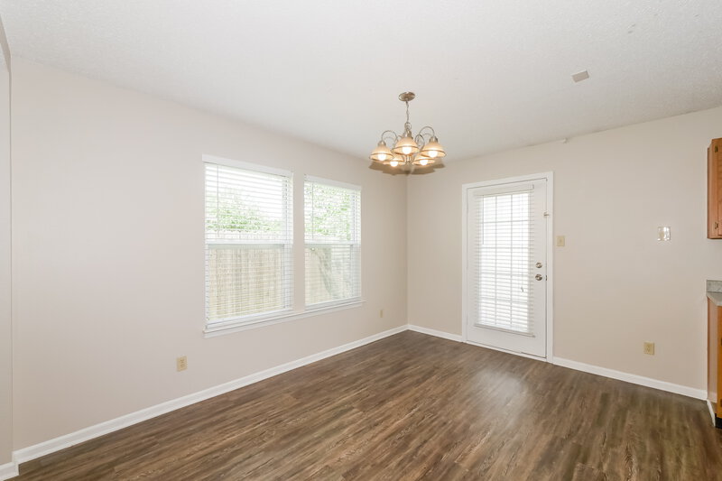 1,725/Mo, 2282 Shadowbrook Dr Plainfield, IN 46168 Dining Room View 2