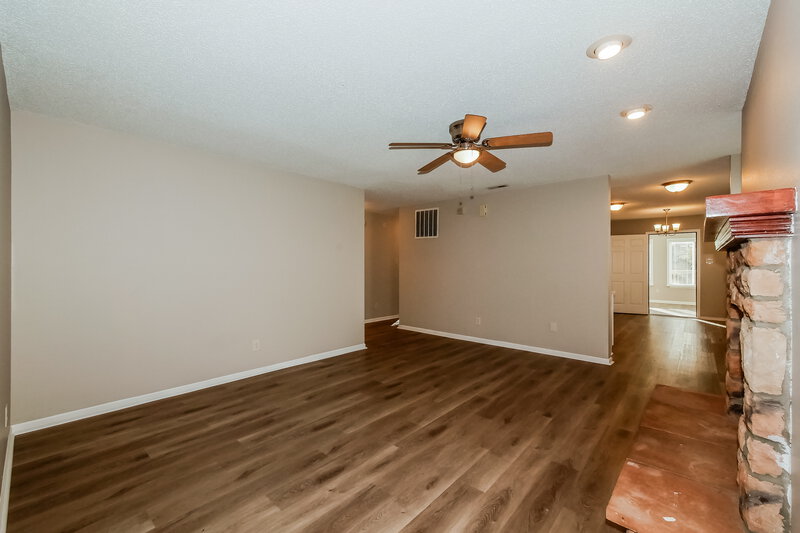 1,755/Mo, 1740 Feather Reed Ln Greenwood, IN 46143 Living Room View