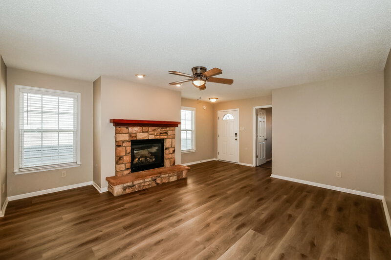 1,755/Mo, 1740 Feather Reed Ln Greenwood, IN 46143 Living Room View 3