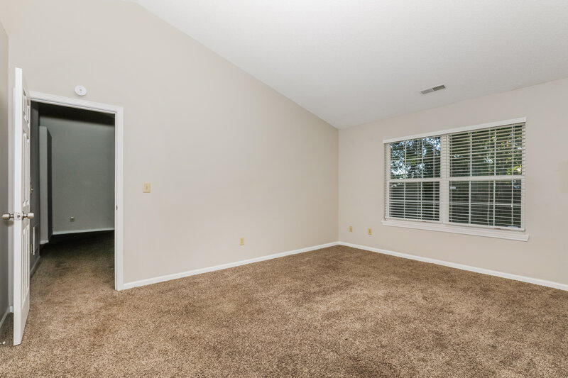 1,730/Mo, 3930 Par Dr Indianapolis, IN 46268 Main Bedroom View 2