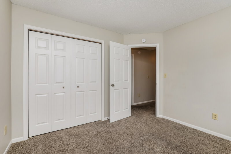 1,730/Mo, 3930 Par Dr Indianapolis, IN 46268 Bedroom View 2
