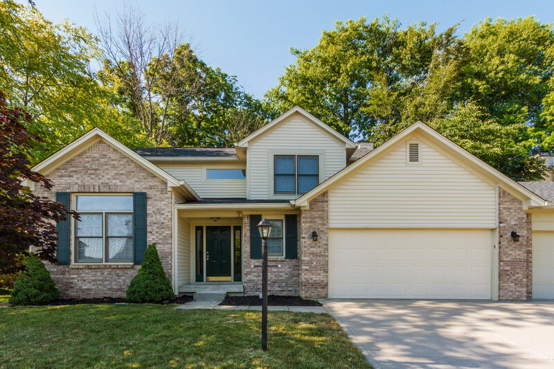 1,990/Mo, 3634 Sommersworth Ln Indianapolis, IN 46228 External View