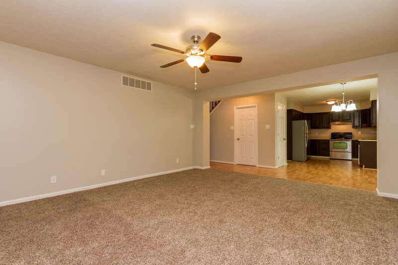 1,990/Mo, 3634 Sommersworth Ln Indianapolis, IN 46228 Living Room View 3