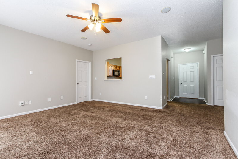 1,790/Mo, 4072 Mossy Bank Rd Indianapolis, IN 46234 Living Room View 4