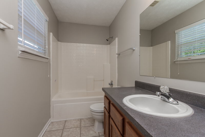 1,940/Mo, 7310 Atmore Dr Indianapolis, IN 46217 Bathroom View