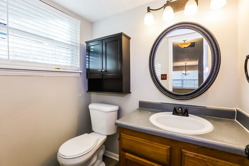 2,115/Mo, 7310 Atmore Dr Indianapolis, IN 46217 Bathroom View