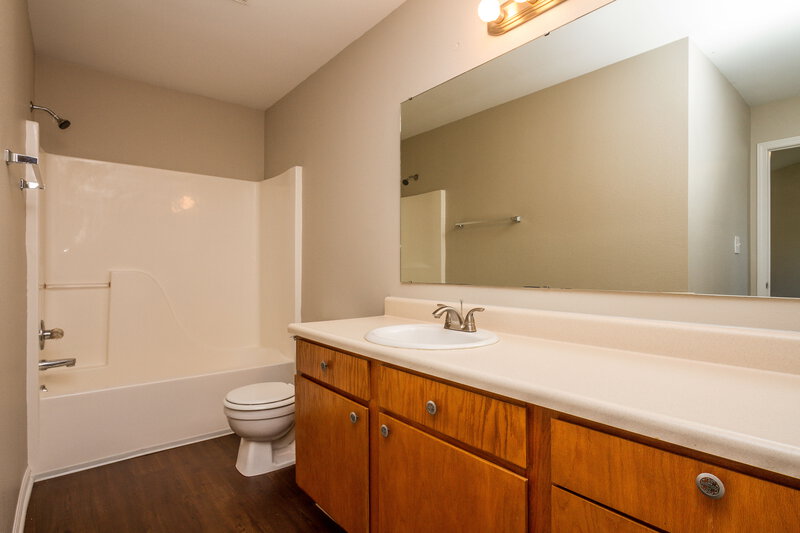 1,640/Mo, 7229 Atmore Dr Indianapolis, IN 46217 Master Bathroom View