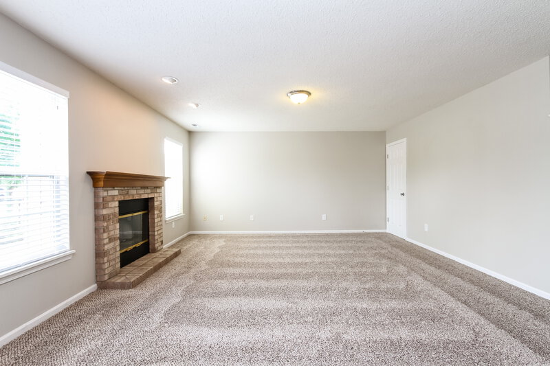 1,690/Mo, 10789 Ravelle Rd Indianapolis, IN 46234 Family Room View 2