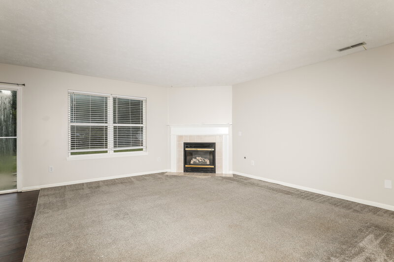 2,130/Mo, 9010 Eiderdown Way Indianapolis, IN 46234 Living Room View