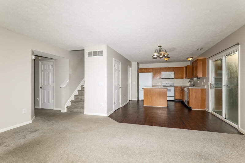 2,130/Mo, 9010 Eiderdown Way Indianapolis, IN 46234 Living Room View 3