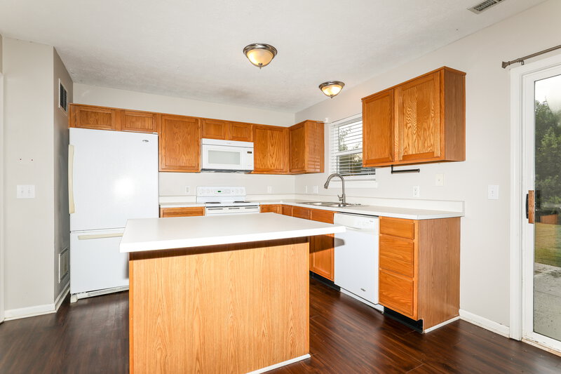 2,130/Mo, 9010 Eiderdown Way Indianapolis, IN 46234 Kitchen View