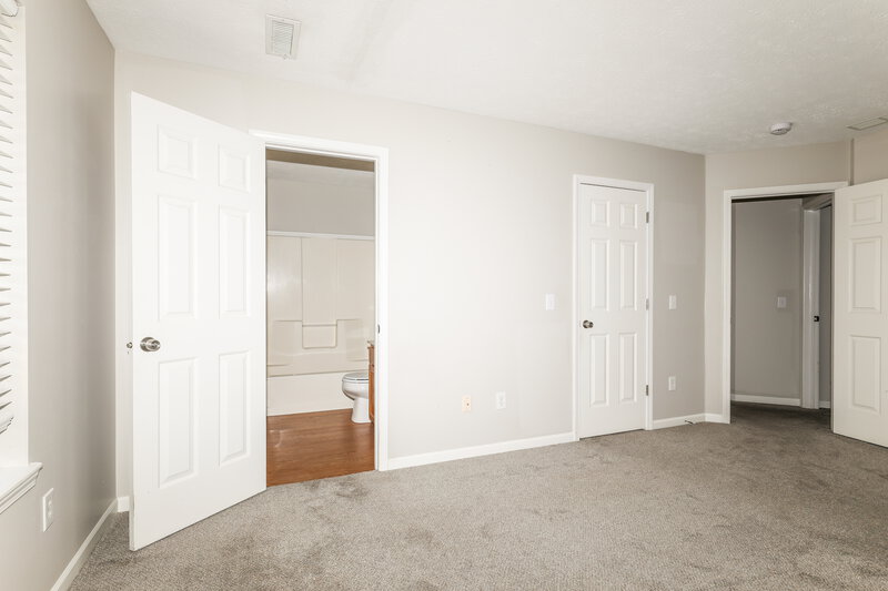 2,130/Mo, 9010 Eiderdown Way Indianapolis, IN 46234 Main Bedroom View 2