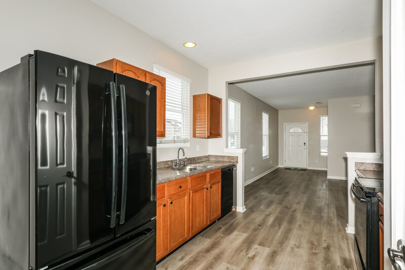 1,750/Mo, 4049 Mossy Bank Rd Indianapolis, IN 46234 Kitchen View