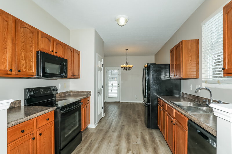1,750/Mo, 4049 Mossy Bank Rd Indianapolis, IN 46234 Kitchen View 2