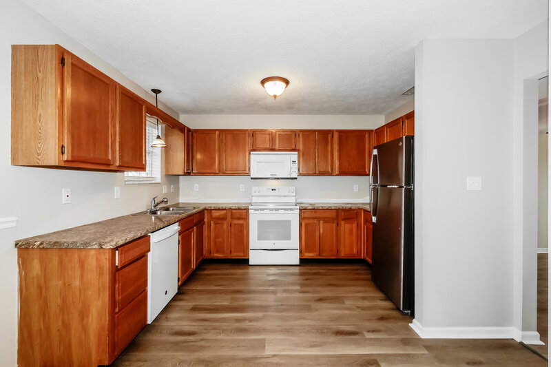 1,740/Mo, 4424 Cardamon Ct Indianapolis, IN 46237 Kitchen View 2