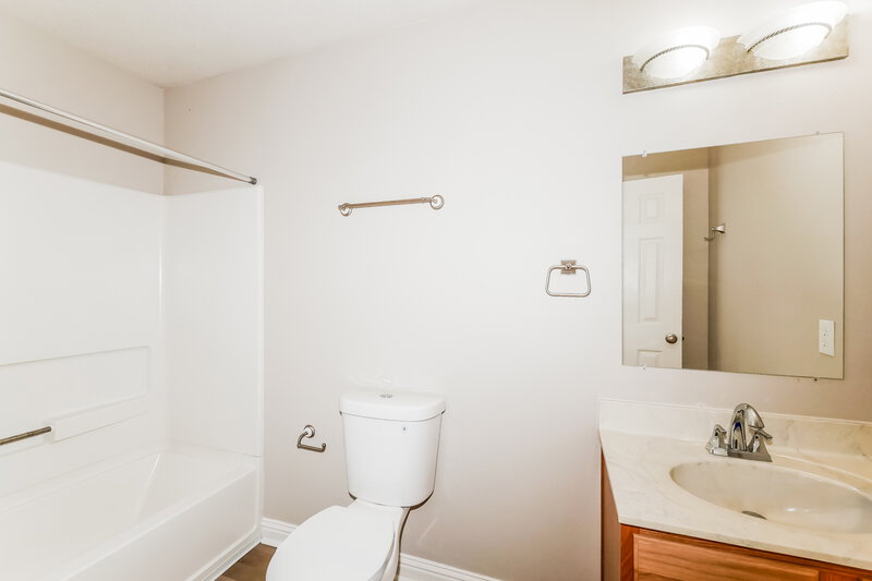 1,715/Mo, 8310 Weathervane Cir Indianapolis, IN 46239 Bathroom View