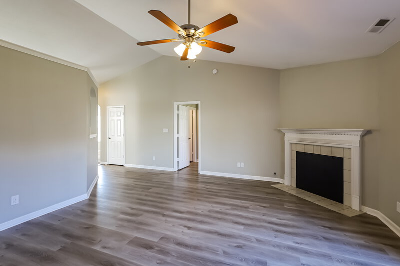 1,750/Mo, 4234 Ansar Ln Indianapolis, IN 46254 Living Room View 3