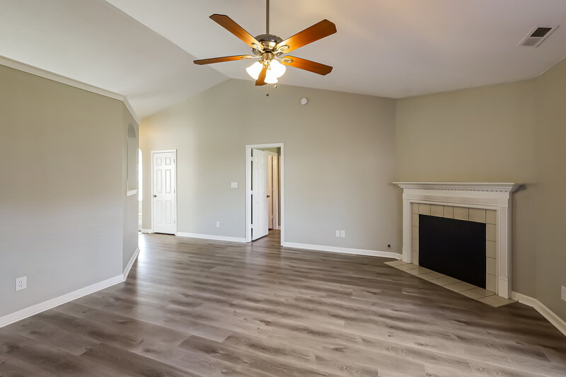 1,750/Mo, 4234 Ansar Ln Indianapolis, IN 46254 No Caption View