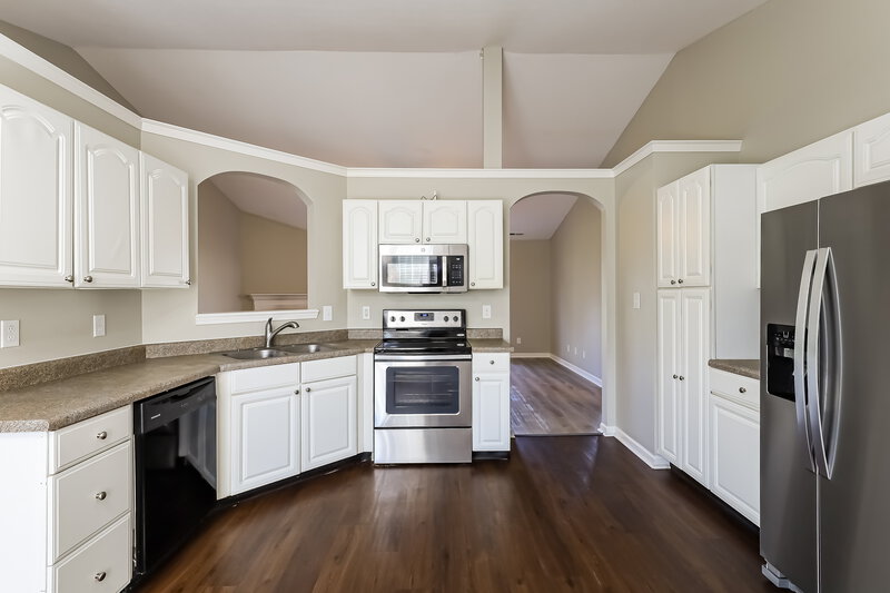 1,750/Mo, 4234 Ansar Ln Indianapolis, IN 46254 Kitchen View