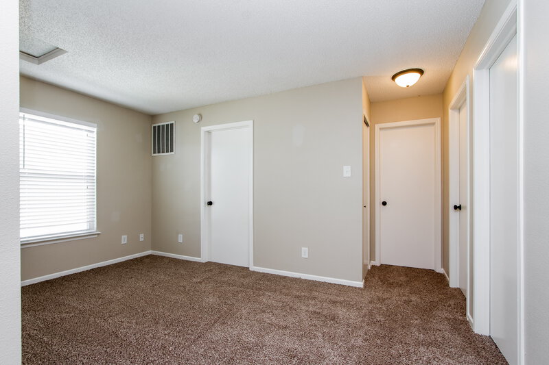 2,420/Mo, 2041 Dutch Elm Dr Indianapolis, IN 46231 Bedroom View 4