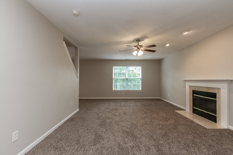 1,620/Mo, 5963 Liverpool Ln Indianapolis, IN 46236 Living View