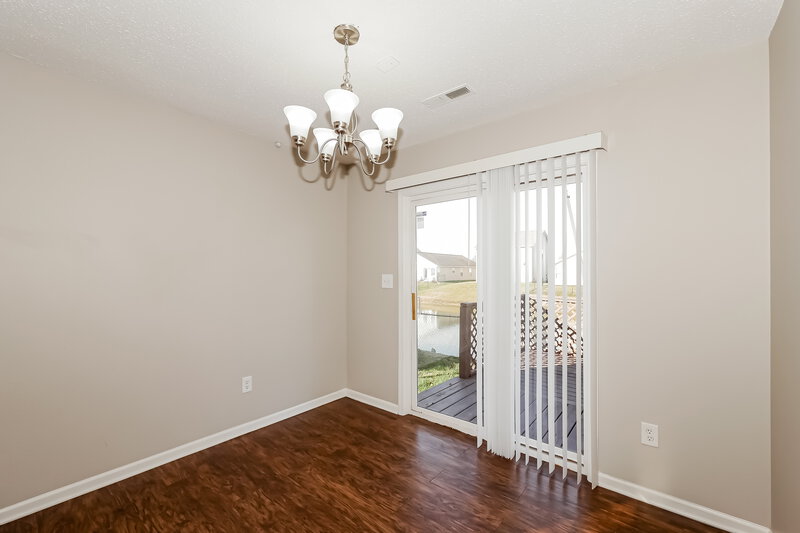 1,695/Mo, 648 Cloverfield Ln Greenwood, IN 46143 Dining Room View