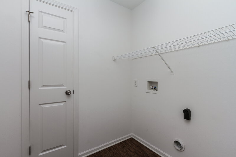 1,475/Mo, 648 Cloverfield Ln Greenwood, IN 46143 Laundry Room View