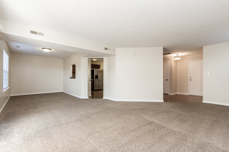 1,830/Mo, 4022 Magnolia Dr Franklin, IN 46131 Living Area View 2