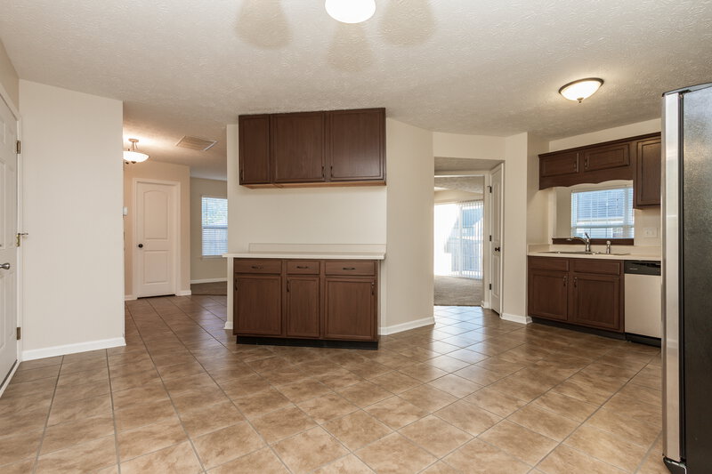 1,830/Mo, 4022 Magnolia Dr Franklin, IN 46131 Kitchen Area View 3