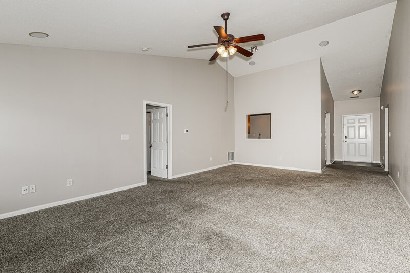 1,825/Mo, 9671 Jackson Way Avon, IN 46123 Living Room View