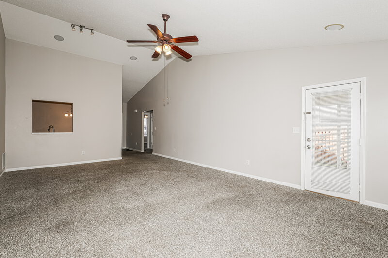 1,825/Mo, 9671 Jackson Way Avon, IN 46123 Living Room View 2